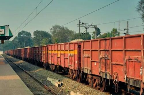ترانزیت زغال سنگ روسیه به هند بوسیله راه آهن ایران